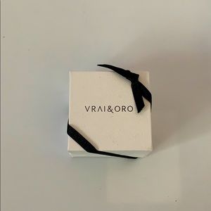 Vrai and Oro Ring Box